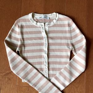Zara long sleeve cropped button up shirt